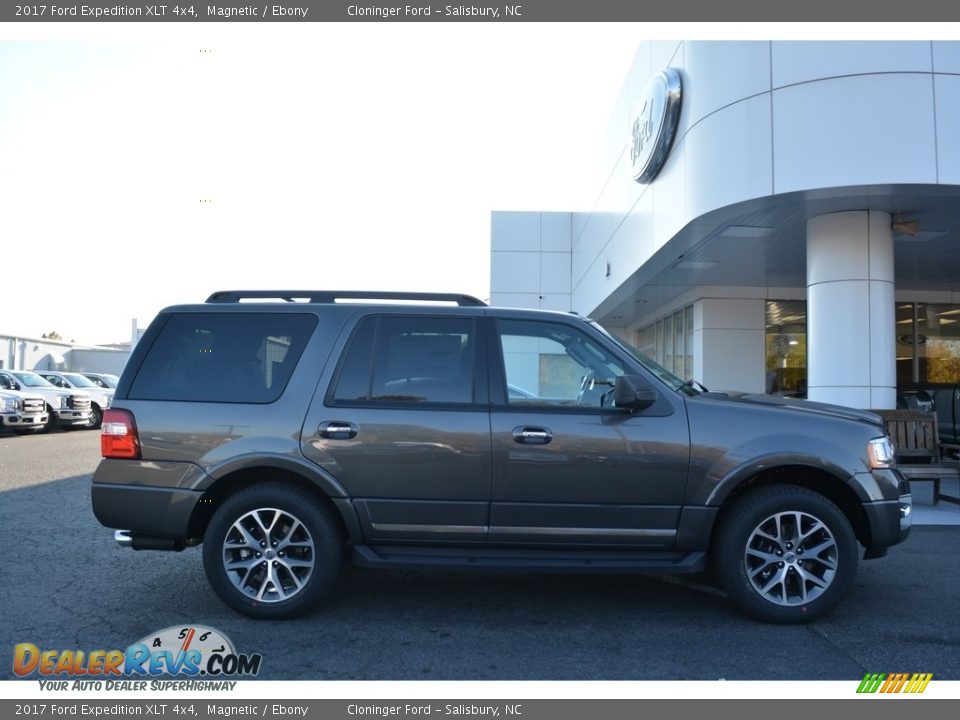 Magnetic 2017 Ford Expedition XLT 4x4 Photo #2