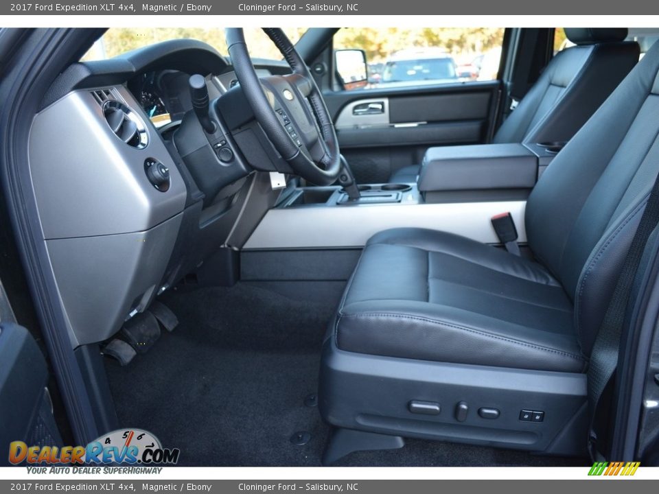 Front Seat of 2017 Ford Expedition XLT 4x4 Photo #7