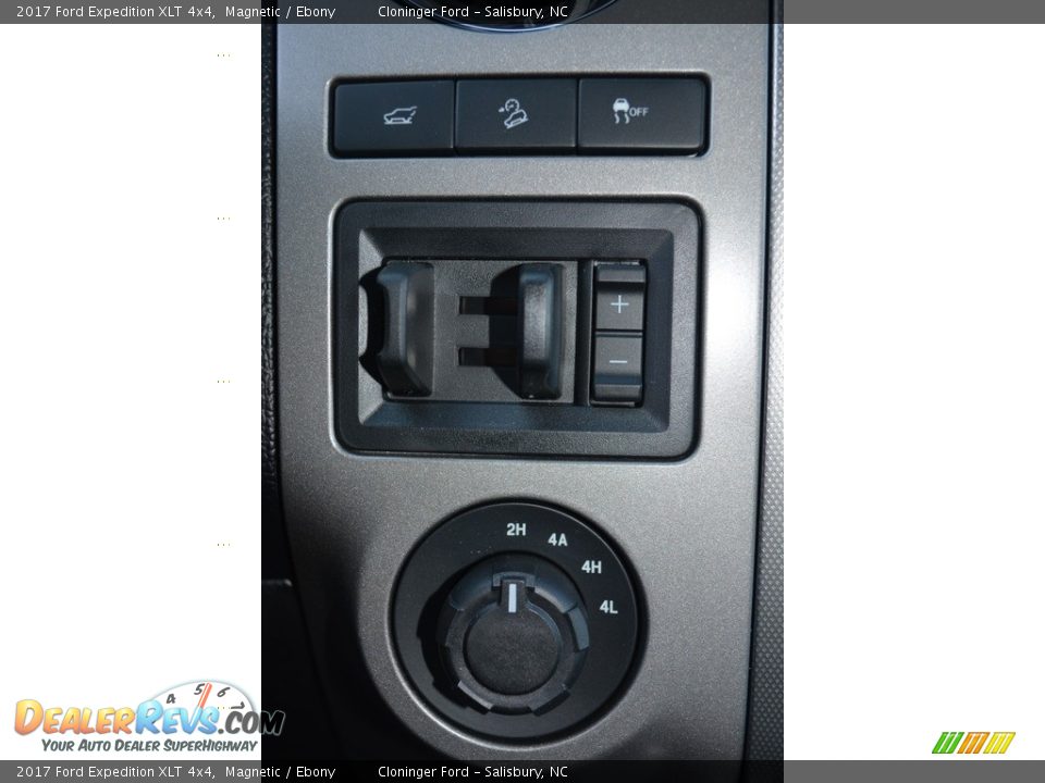 Controls of 2017 Ford Expedition XLT 4x4 Photo #18