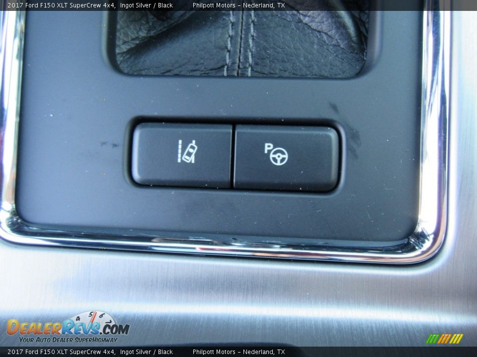 Controls of 2017 Ford F150 XLT SuperCrew 4x4 Photo #32