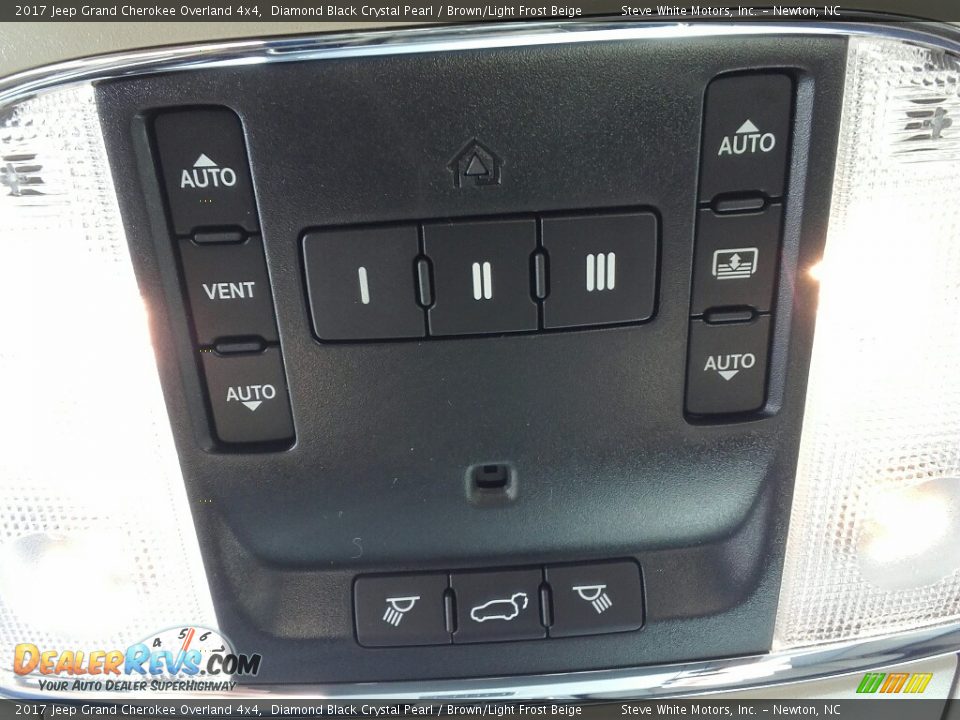 Controls of 2017 Jeep Grand Cherokee Overland 4x4 Photo #26