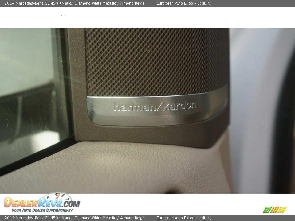 2014 Mercedes-Benz GL 450 4Matic Diamond White Metallic / Almond Beige Photo #19