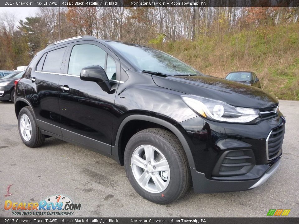 Front 3/4 View of 2017 Chevrolet Trax LT AWD Photo #3
