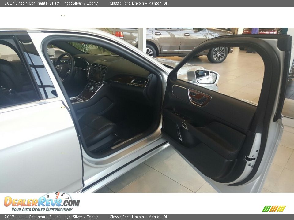 2017 Lincoln Continental Select Ingot Silver / Ebony Photo #5