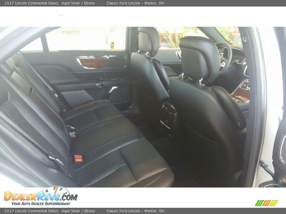 Rear Seat of 2017 Lincoln Continental Select Photo #8