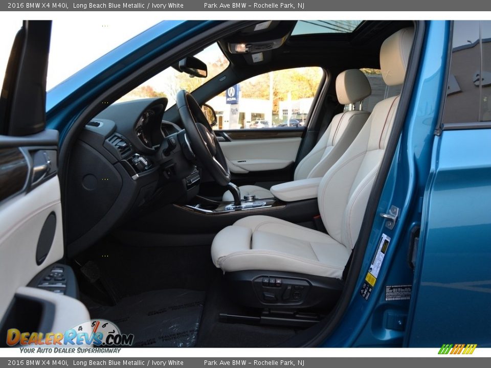 Front Seat of 2016 BMW X4 M40i Photo #11