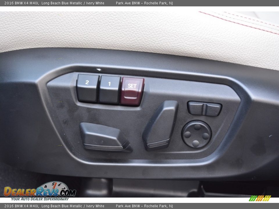 Controls of 2016 BMW X4 M40i Photo #12