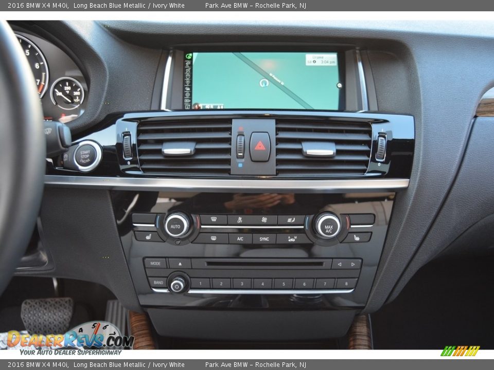 Controls of 2016 BMW X4 M40i Photo #16