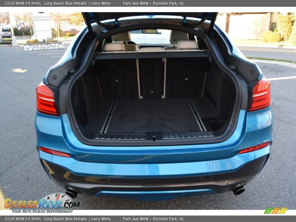 2016 BMW X4 M40i Trunk Photo #22