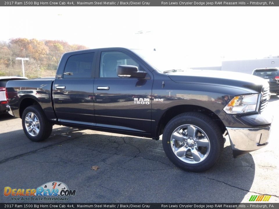 Front 3/4 View of 2017 Ram 1500 Big Horn Crew Cab 4x4 Photo #8