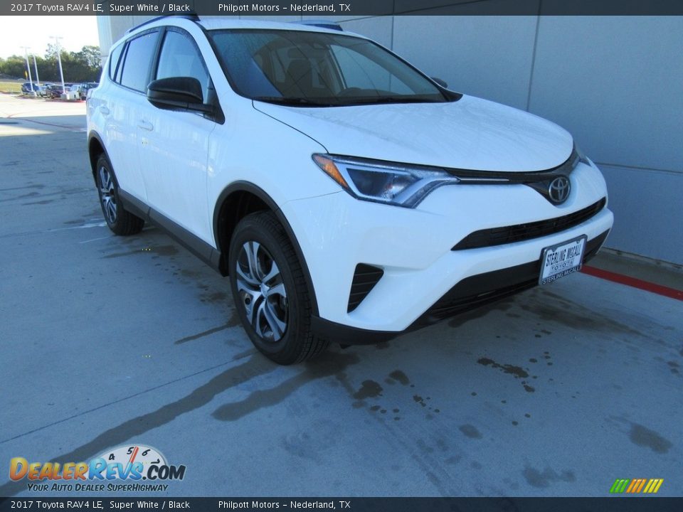 2017 Toyota RAV4 LE Super White / Black Photo #1