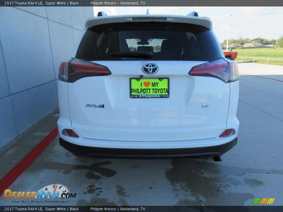 2017 Toyota RAV4 LE Super White / Black Photo #5