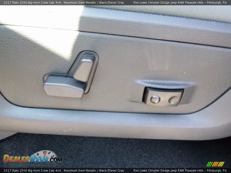 2017 Ram 1500 Big Horn Crew Cab 4x4 Maximum Steel Metallic / Black/Diesel Gray Photo #17