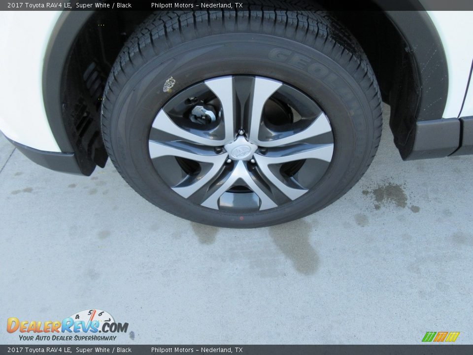 2017 Toyota RAV4 LE Super White / Black Photo #11