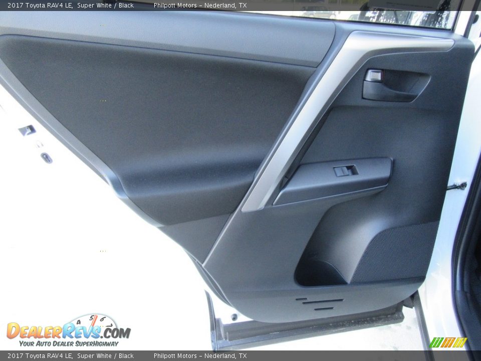 2017 Toyota RAV4 LE Super White / Black Photo #17