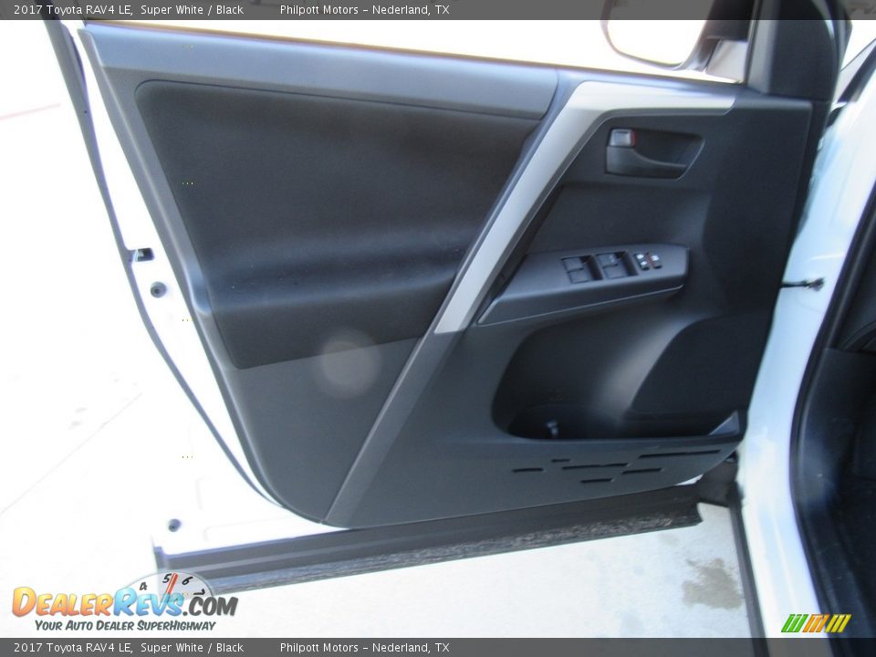 2017 Toyota RAV4 LE Super White / Black Photo #19
