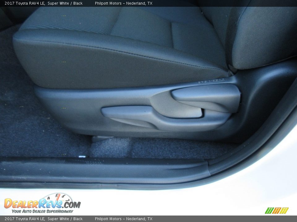2017 Toyota RAV4 LE Super White / Black Photo #22
