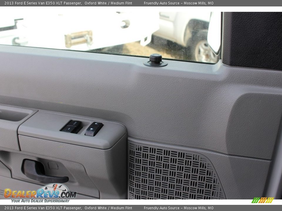 2013 Ford E Series Van E350 XLT Passenger Oxford White / Medium Flint Photo #28