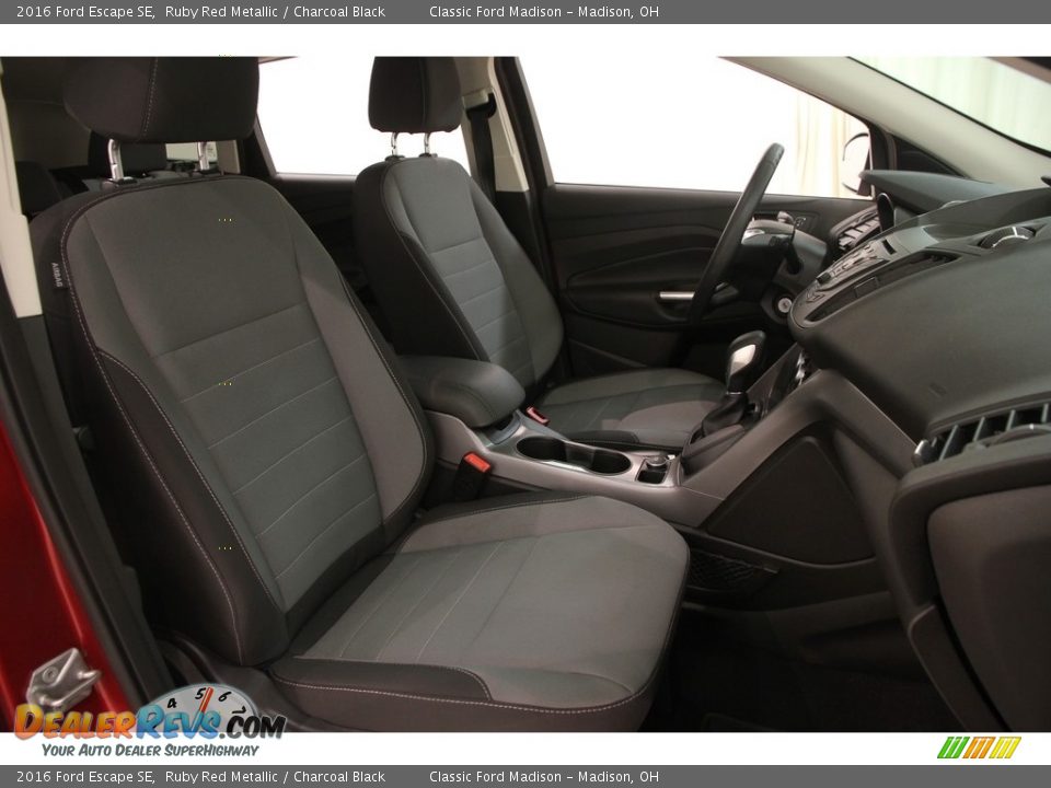 2016 Ford Escape SE Ruby Red Metallic / Charcoal Black Photo #15