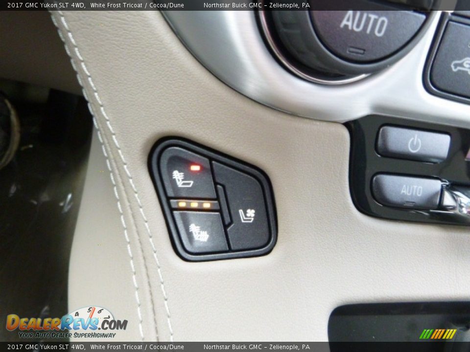 Controls of 2017 GMC Yukon SLT 4WD Photo #17