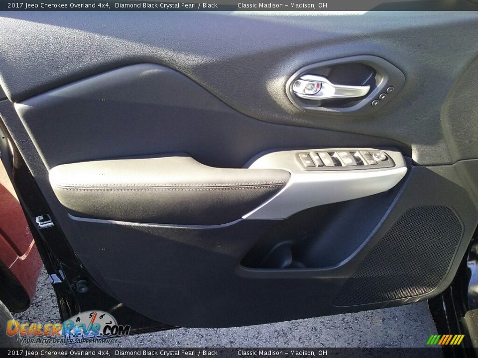 2017 Jeep Cherokee Overland 4x4 Diamond Black Crystal Pearl / Black Photo #3