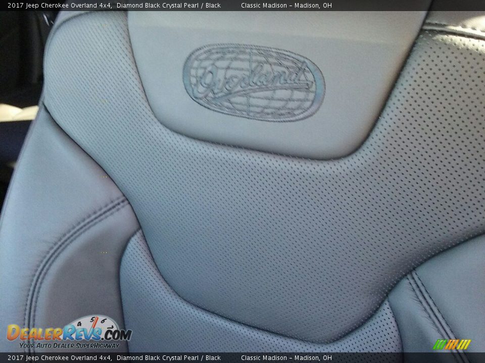 2017 Jeep Cherokee Overland 4x4 Diamond Black Crystal Pearl / Black Photo #5