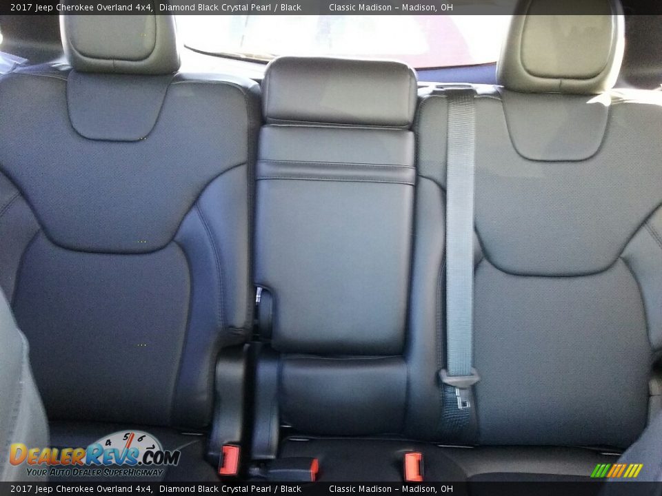 2017 Jeep Cherokee Overland 4x4 Diamond Black Crystal Pearl / Black Photo #6