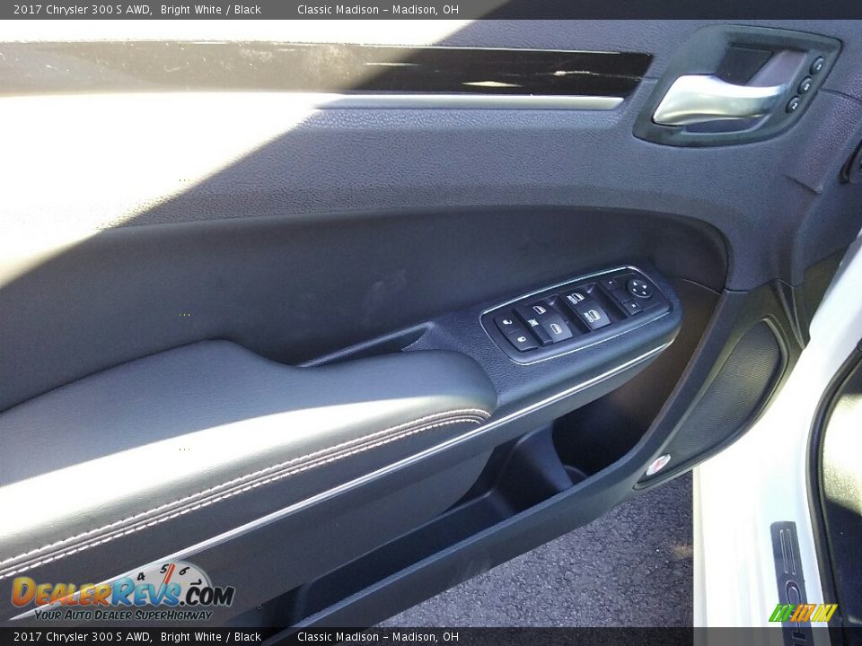 Door Panel of 2017 Chrysler 300 S AWD Photo #3