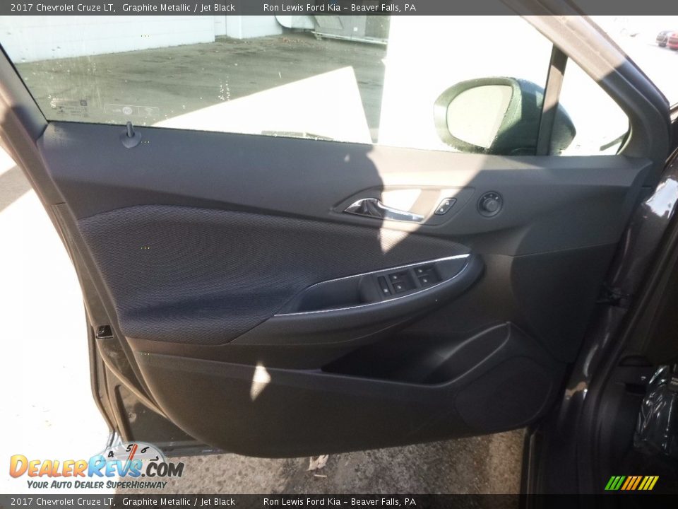 2017 Chevrolet Cruze LT Graphite Metallic / Jet Black Photo #14