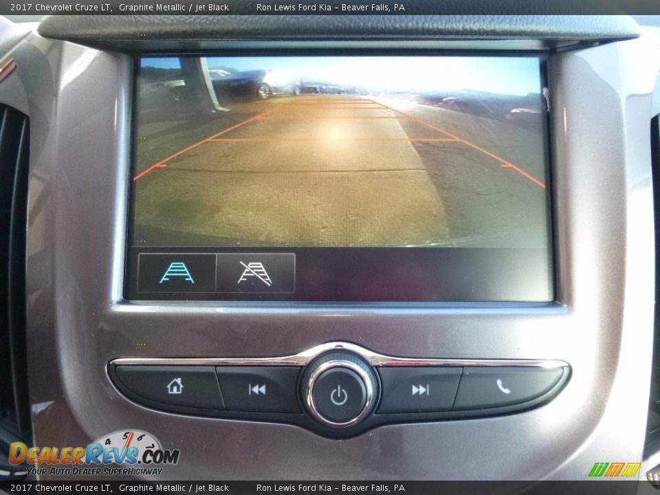 2017 Chevrolet Cruze LT Graphite Metallic / Jet Black Photo #18