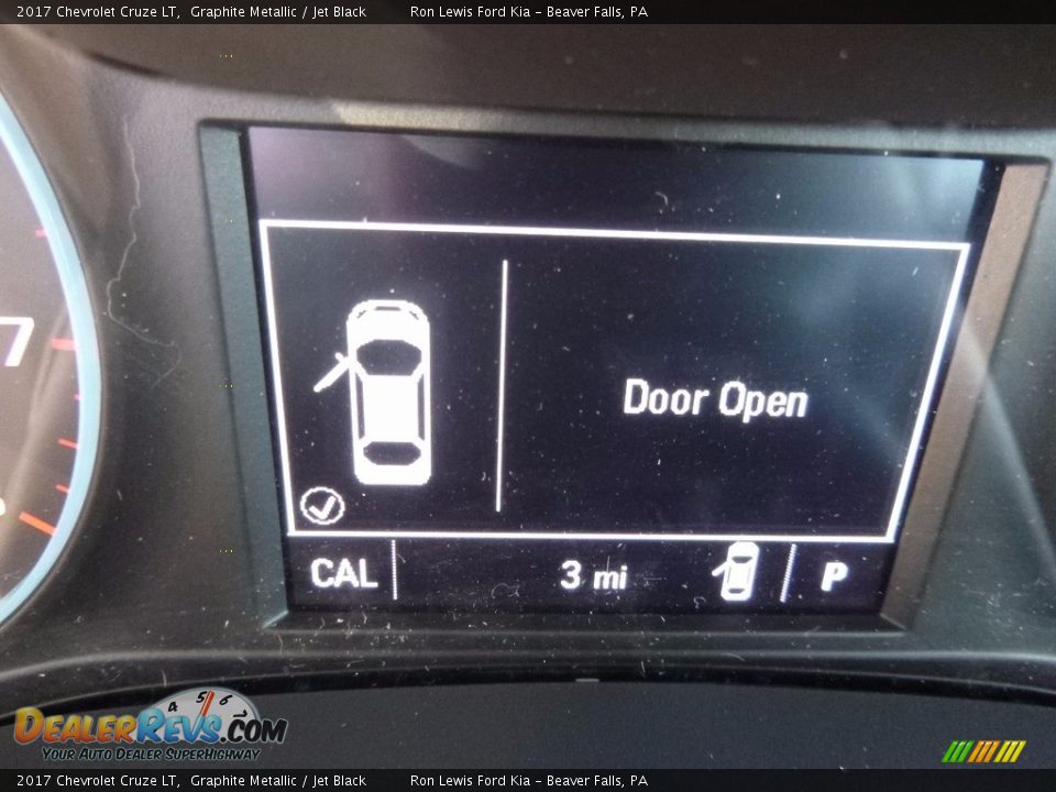 2017 Chevrolet Cruze LT Graphite Metallic / Jet Black Photo #20