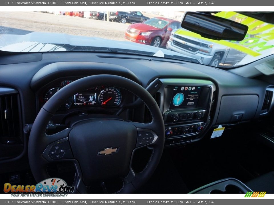 2017 Chevrolet Silverado 1500 LT Crew Cab 4x4 Silver Ice Metallic / Jet Black Photo #10