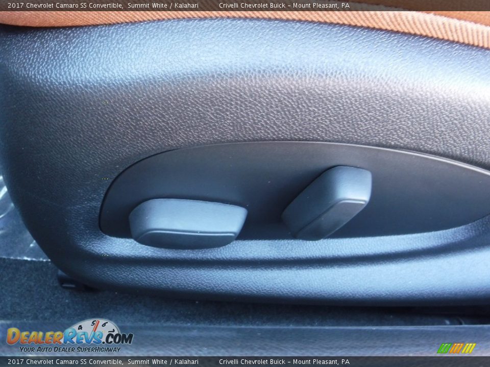 Controls of 2017 Chevrolet Camaro SS Convertible Photo #23