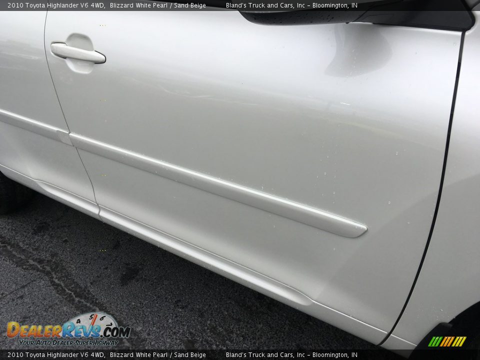2010 Toyota Highlander V6 4WD Blizzard White Pearl / Sand Beige Photo #9