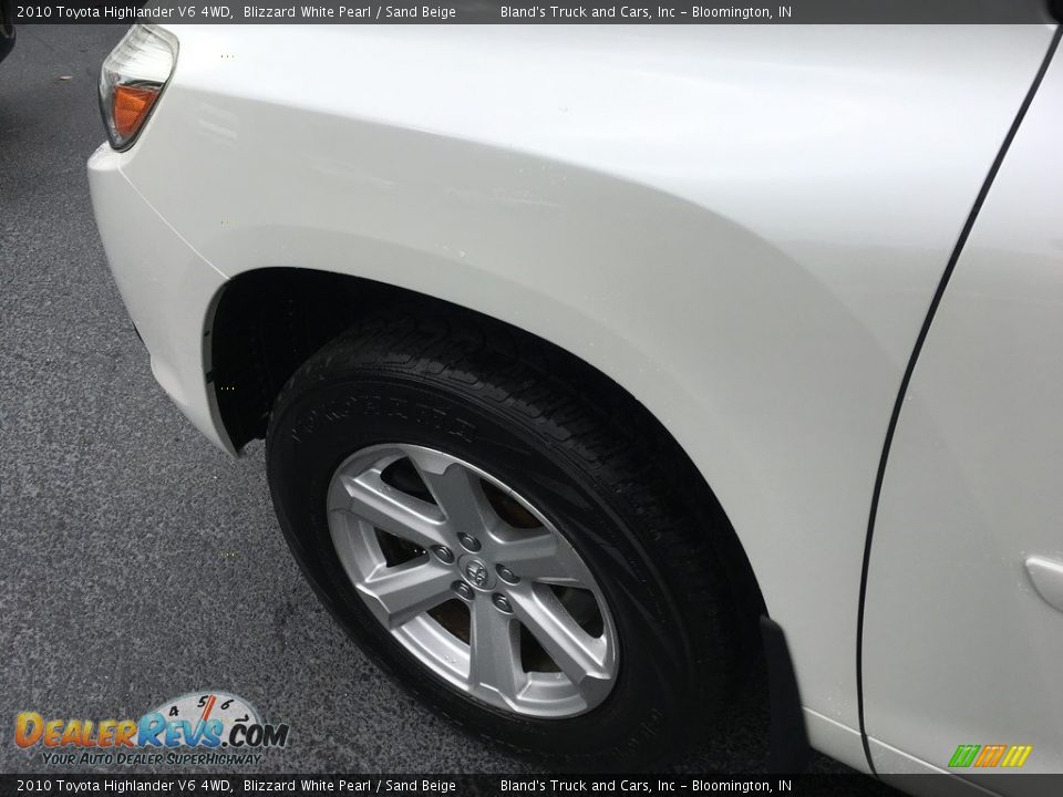 2010 Toyota Highlander V6 4WD Blizzard White Pearl / Sand Beige Photo #20