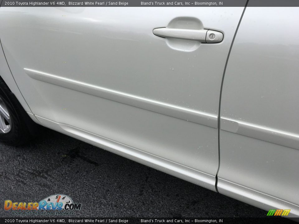 2010 Toyota Highlander V6 4WD Blizzard White Pearl / Sand Beige Photo #22