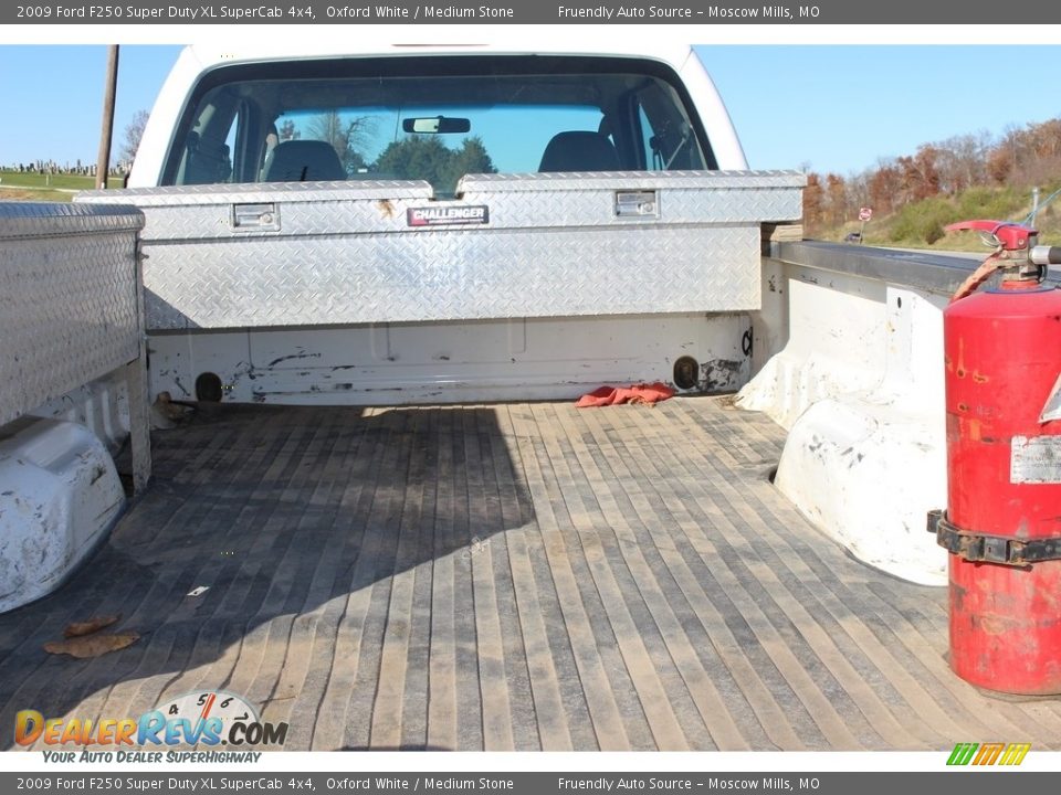 2009 Ford F250 Super Duty XL SuperCab 4x4 Oxford White / Medium Stone Photo #7