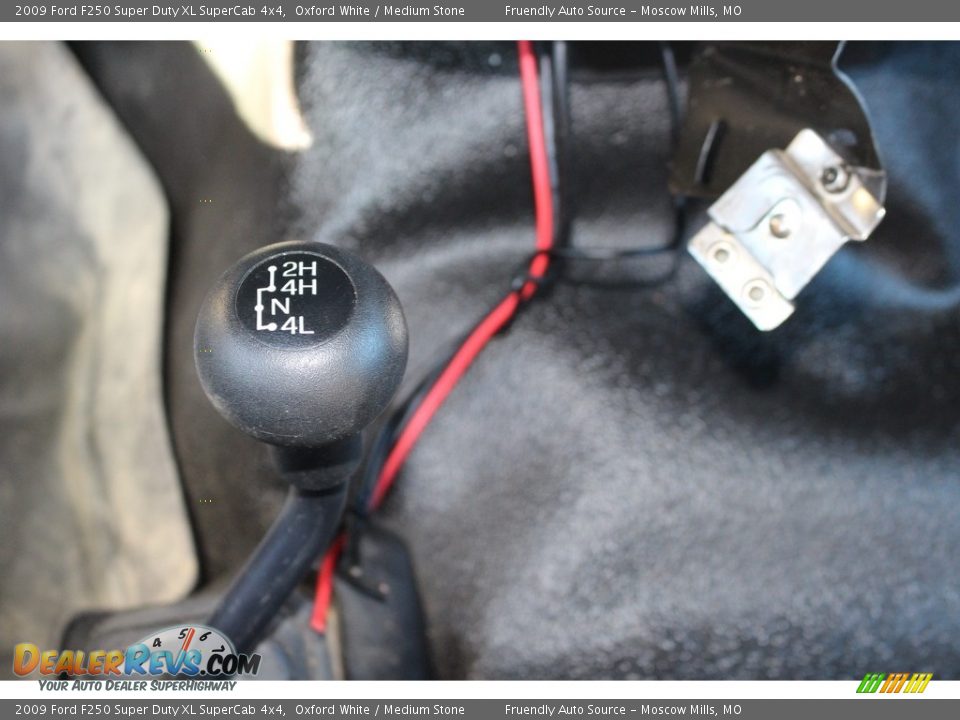 2009 Ford F250 Super Duty XL SuperCab 4x4 Oxford White / Medium Stone Photo #8