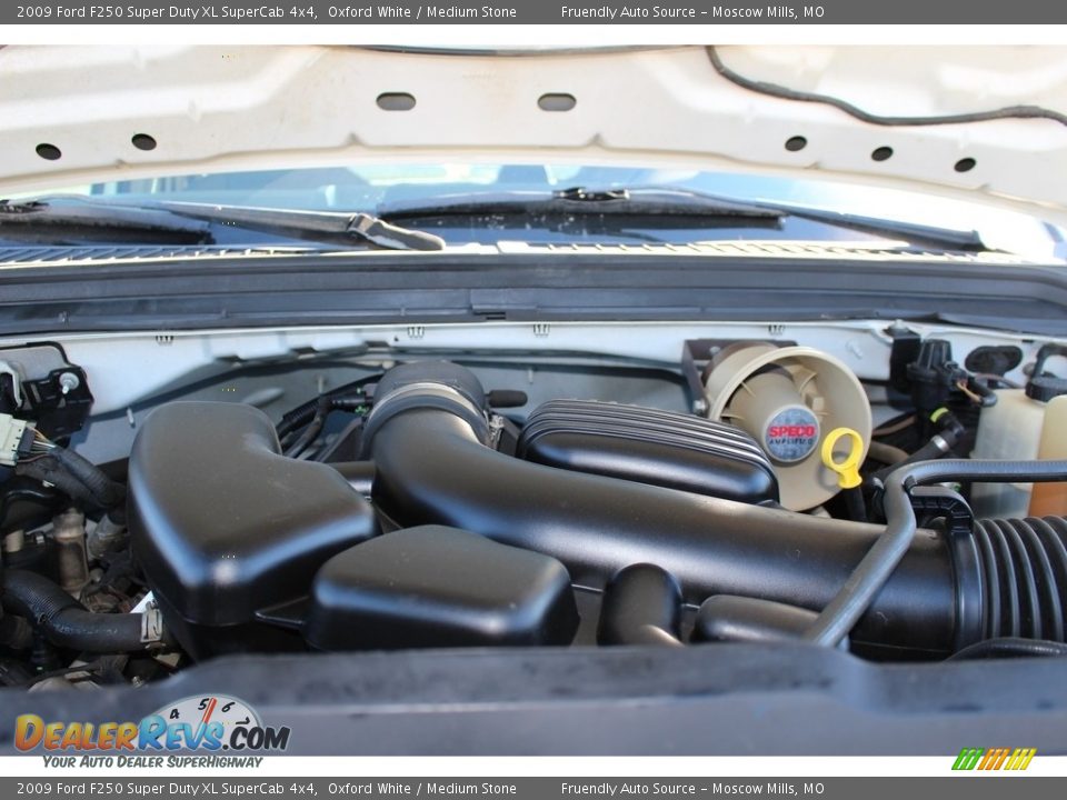 2009 Ford F250 Super Duty XL SuperCab 4x4 Oxford White / Medium Stone Photo #16