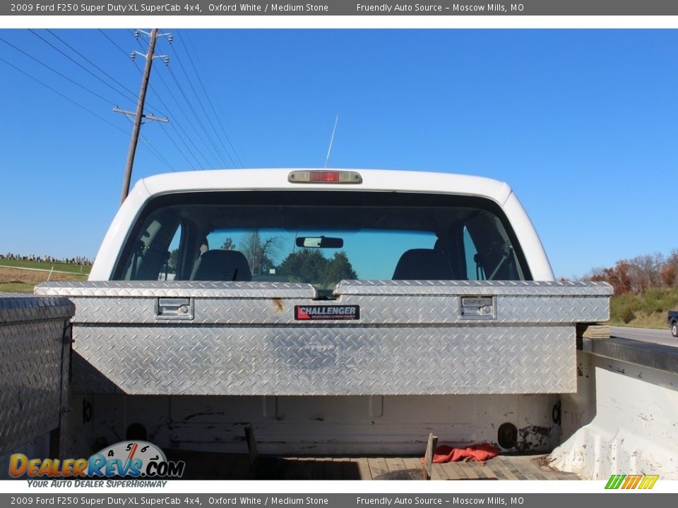 2009 Ford F250 Super Duty XL SuperCab 4x4 Oxford White / Medium Stone Photo #28