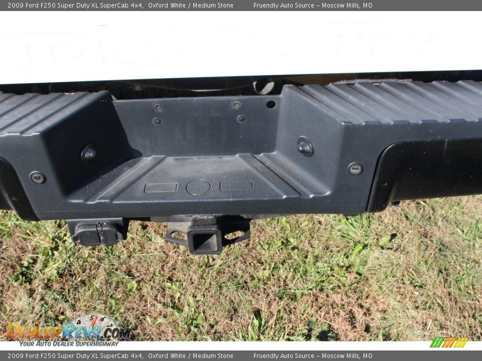 2009 Ford F250 Super Duty XL SuperCab 4x4 Oxford White / Medium Stone Photo #32