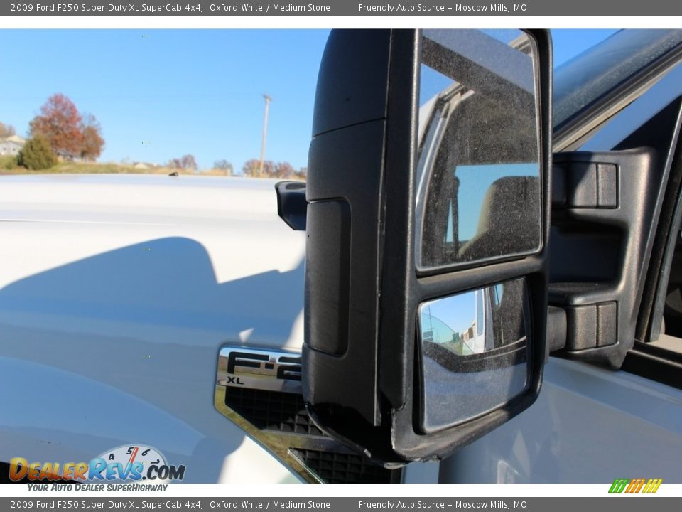 2009 Ford F250 Super Duty XL SuperCab 4x4 Oxford White / Medium Stone Photo #36