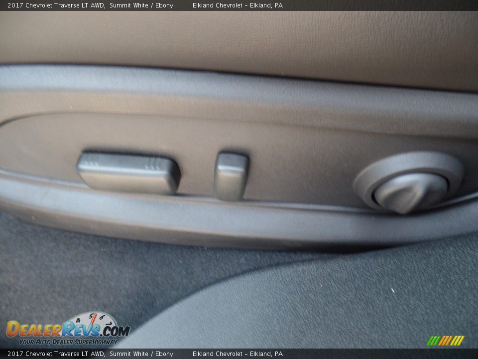 2017 Chevrolet Traverse LT AWD Summit White / Ebony Photo #26