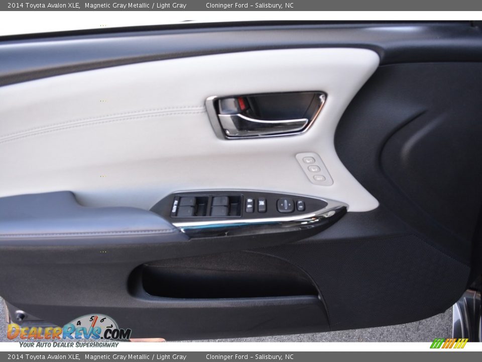 2014 Toyota Avalon XLE Magnetic Gray Metallic / Light Gray Photo #8