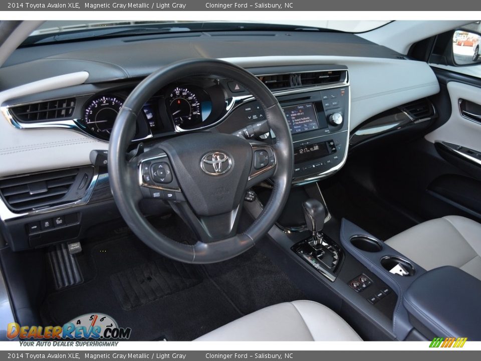 2014 Toyota Avalon XLE Magnetic Gray Metallic / Light Gray Photo #11