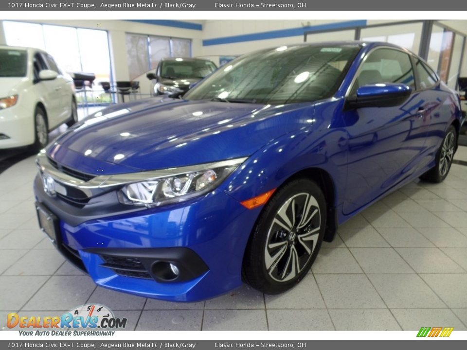 Front 3/4 View of 2017 Honda Civic EX-T Coupe Photo #1