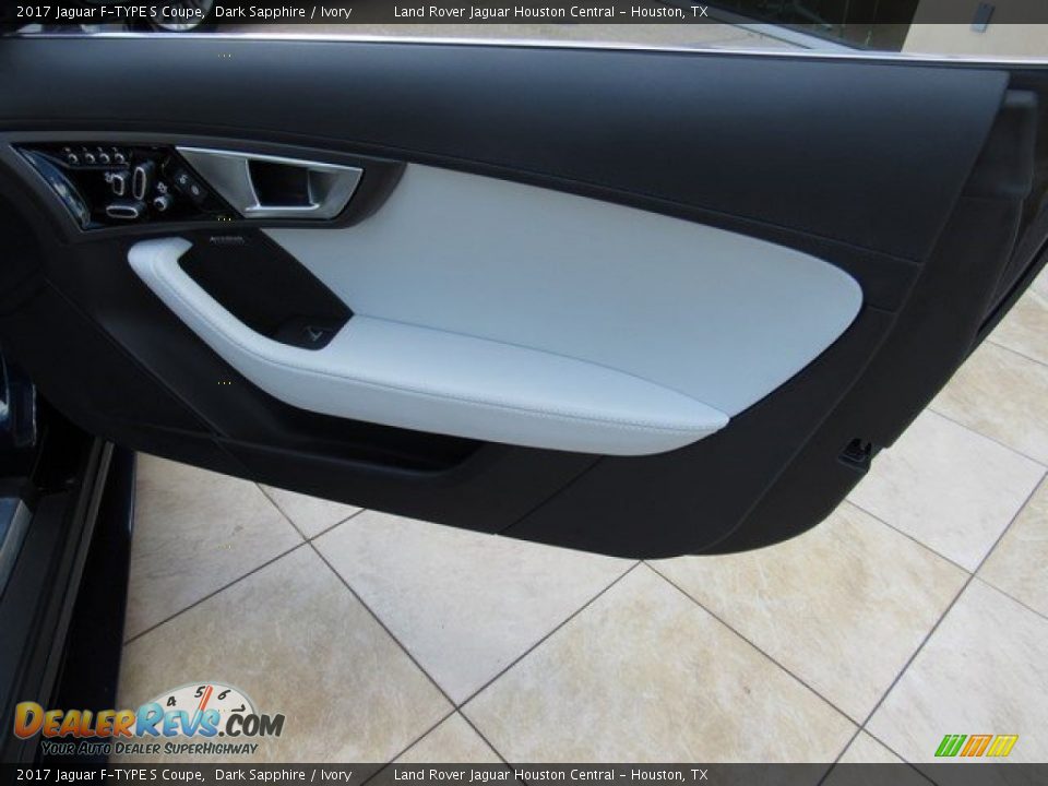 Door Panel of 2017 Jaguar F-TYPE S Coupe Photo #15