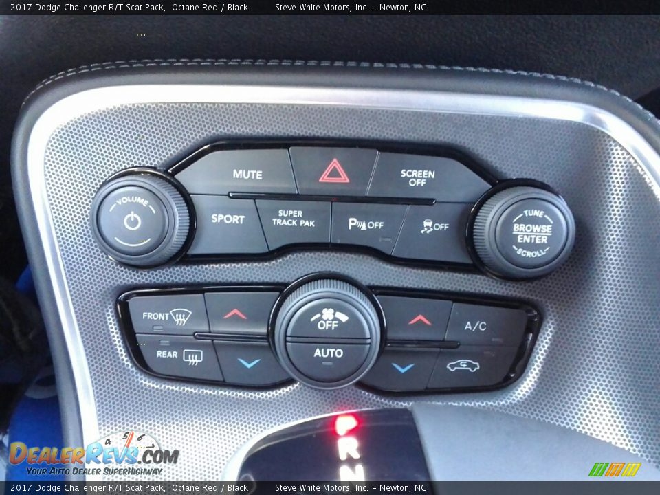 Controls of 2017 Dodge Challenger R/T Scat Pack Photo #23