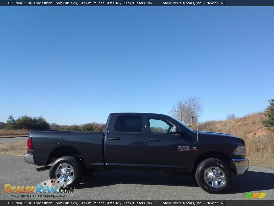 2017 Ram 2500 Tradesman Crew Cab 4x4 Maximum Steel Metallic / Black/Diesel Gray Photo #5