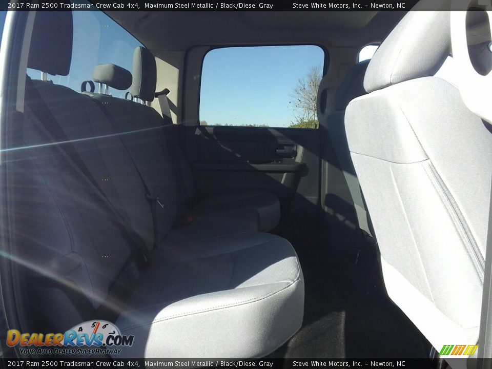 2017 Ram 2500 Tradesman Crew Cab 4x4 Maximum Steel Metallic / Black/Diesel Gray Photo #13
